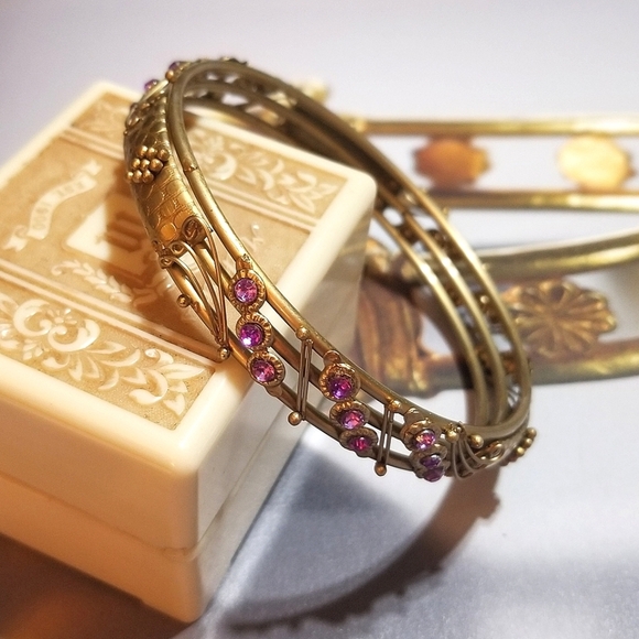 VTG Etruscan Revival Ruby Pink Rhinestone Bangle Bracelet - Picture 3 of 8